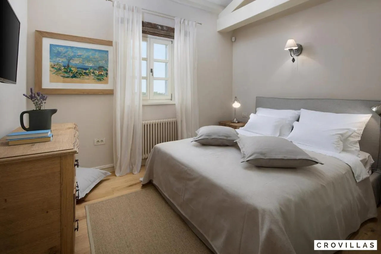 Zoe Villa Ladici 0*,  Croatia