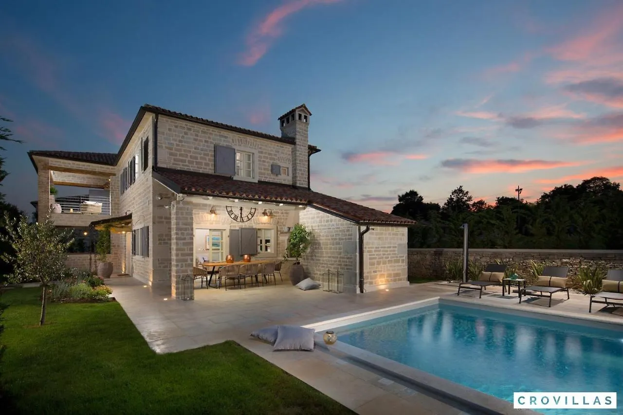 Zoe Villa Ladici